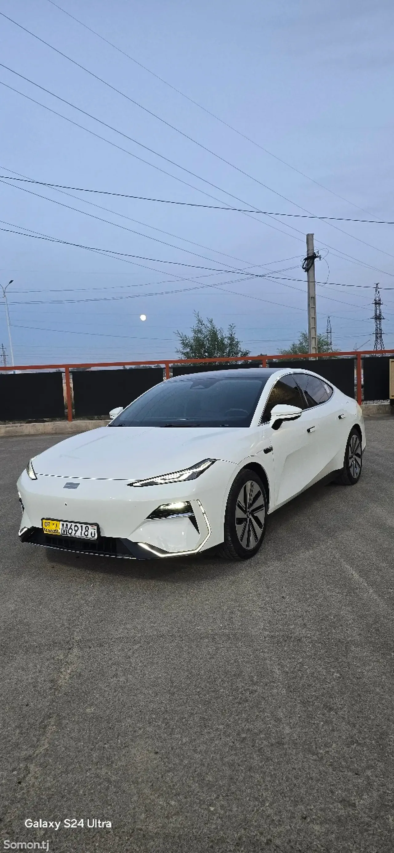 Geely Galaxy E8 2025 · AT