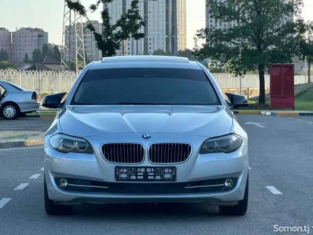BMW M5 2011 · 2.8 AT