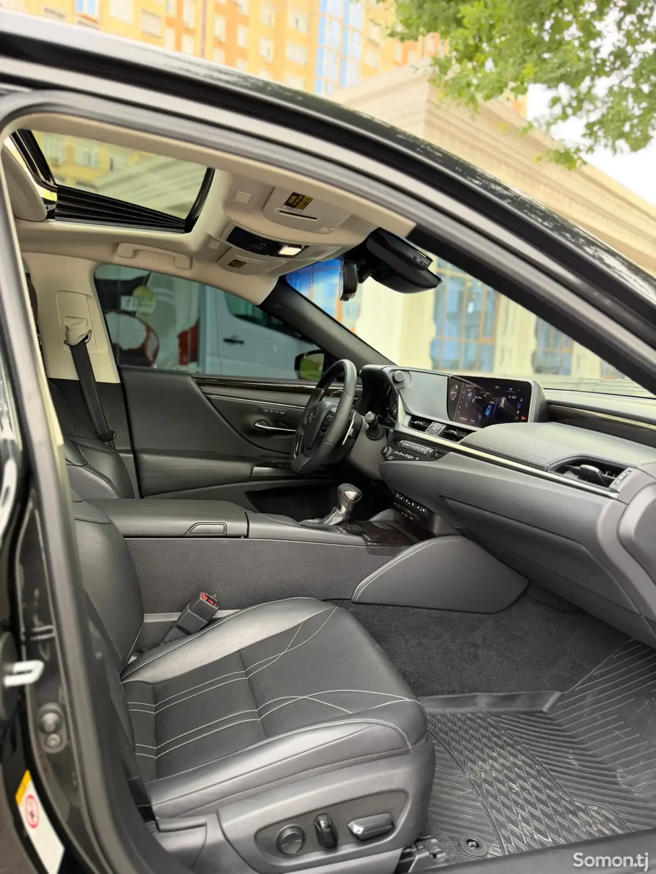 Lexus ES series 2019 · 3.0 AT
