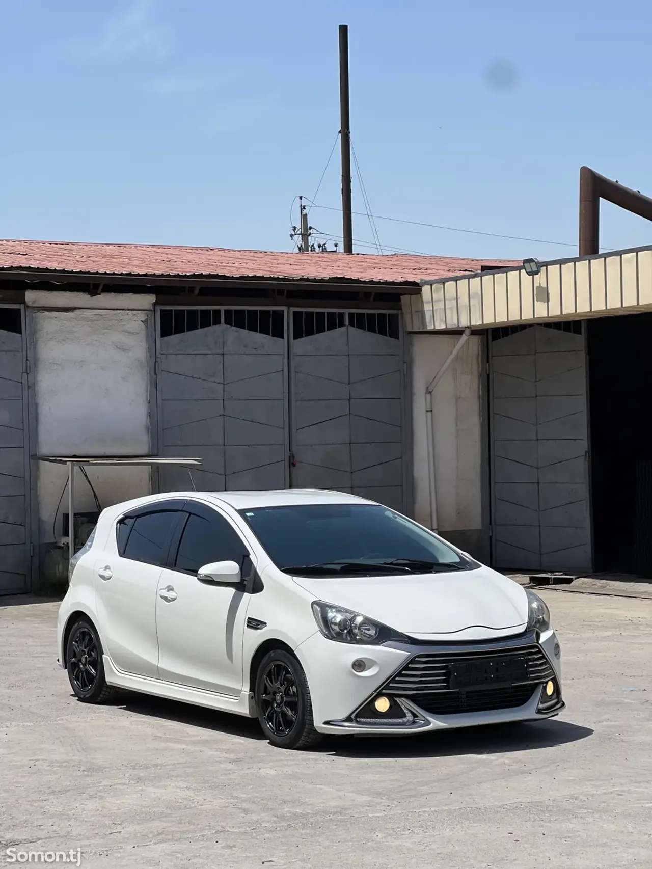 Toyota Aqua 2014 · 1.5 AT