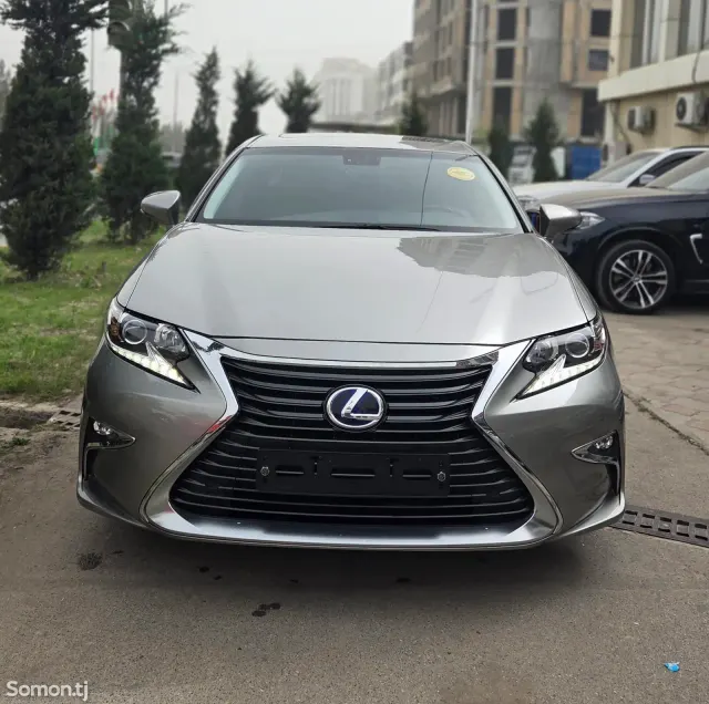 Lexus ES series 2016 · 2.5 AT