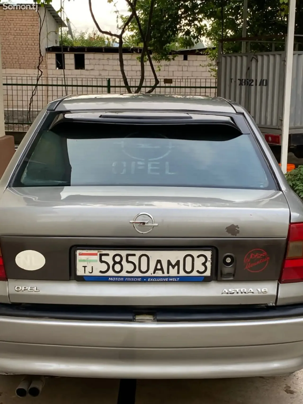Opel Astra F 1995 · 1.6 MT
