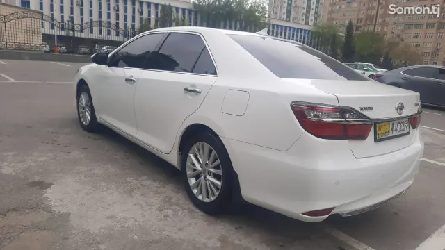 Toyota Camry 2015 · 2.5 AT