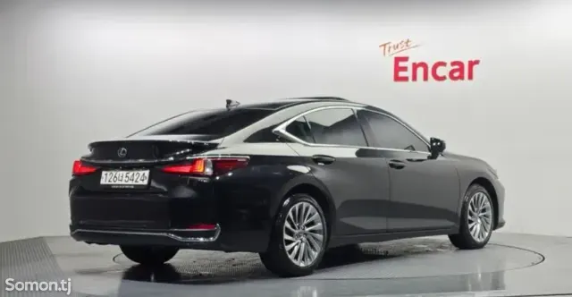 Lexus ES series 2025 · 2.5 AT