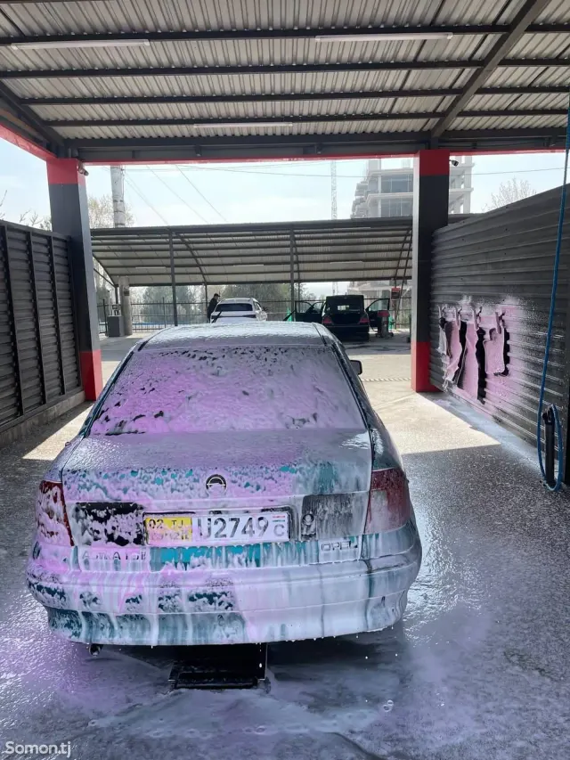 Opel Astra F 1994 · 1.6 MT