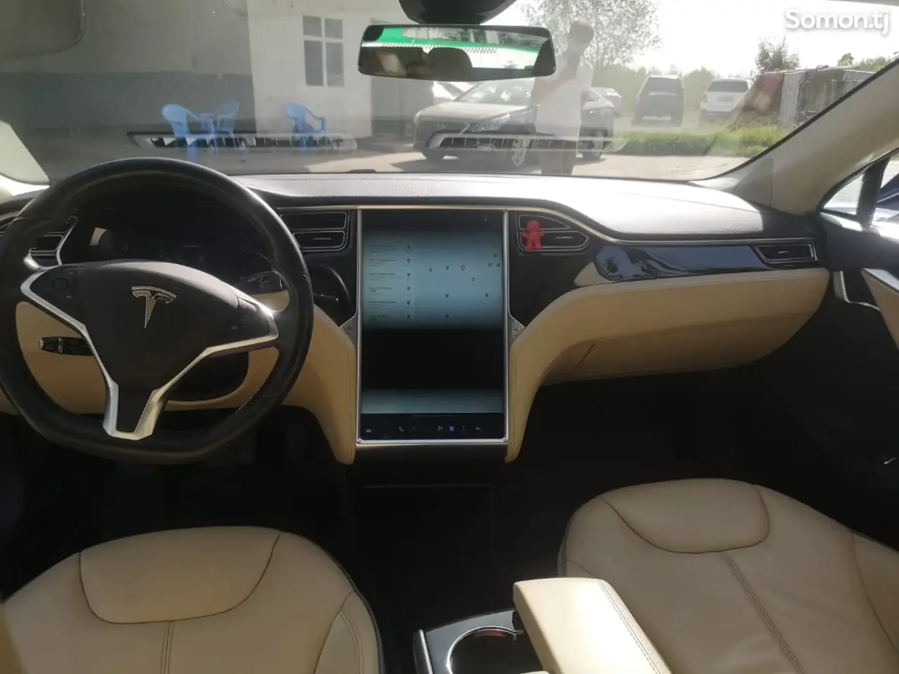 Tesla Model S 2015 · AT