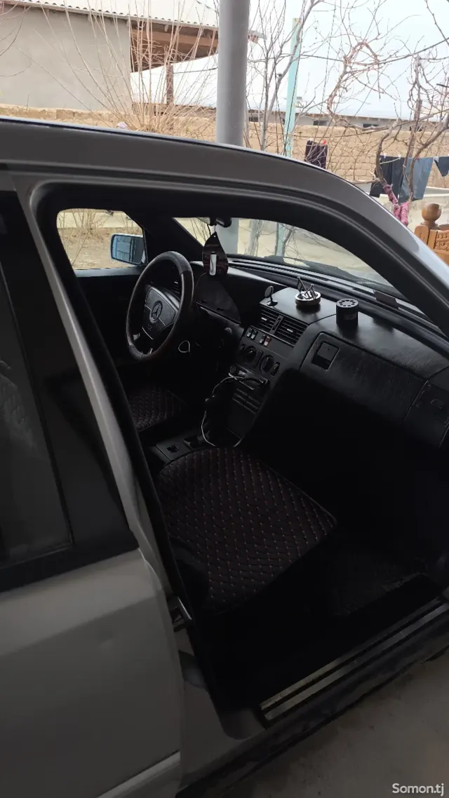 Mercedes-Benz C class 1994 · 1.8 MT