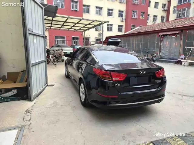 Kia K5 2015 · 2.0 AT