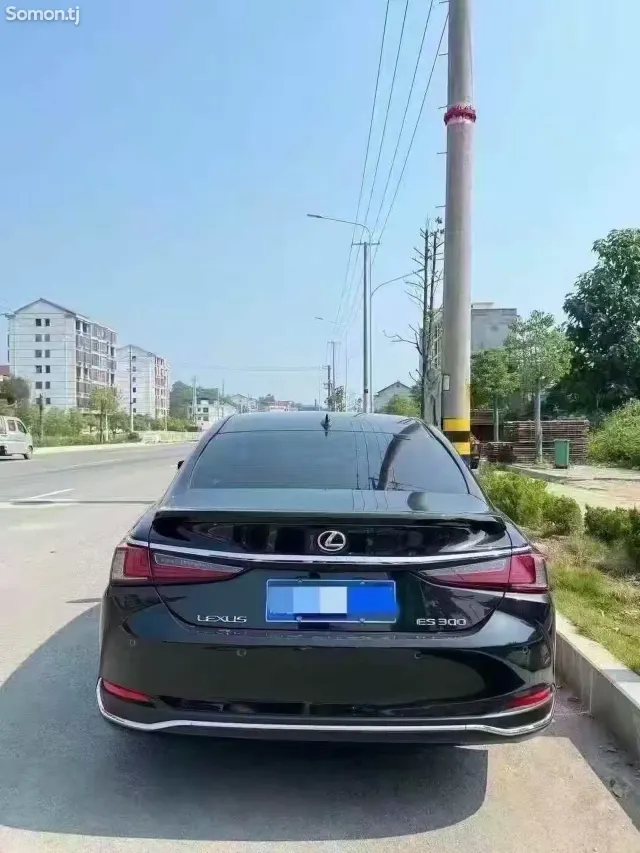 Lexus ES series 2025 · 2.5 AT