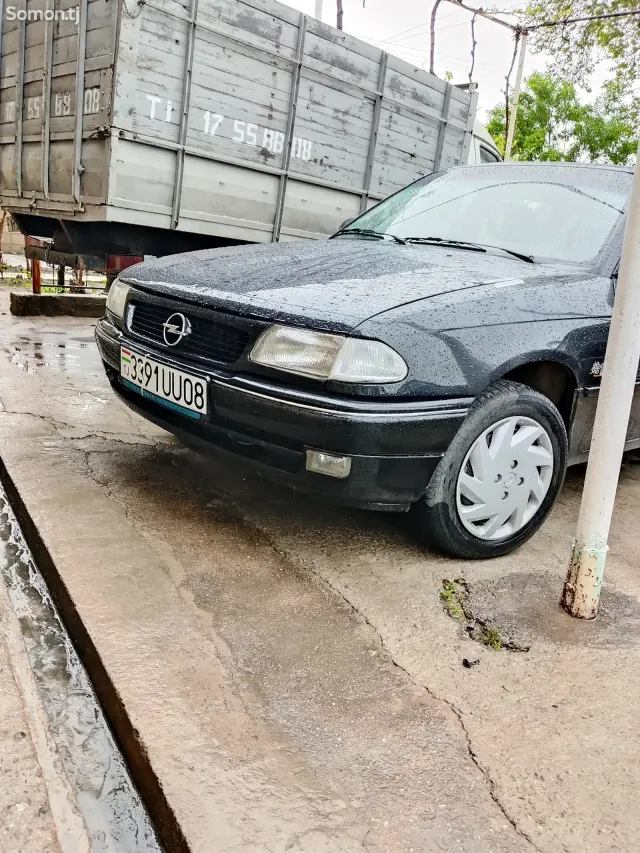 Opel Astra F 1996 · 1.6 MT