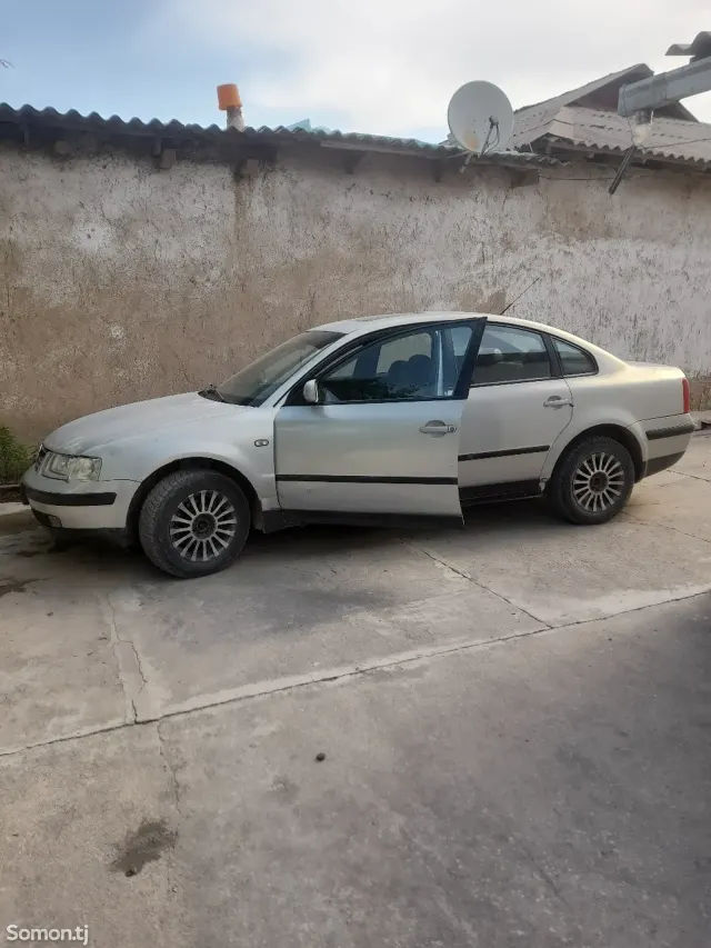 Volkswagen Passat 2003 · 1.8 MT