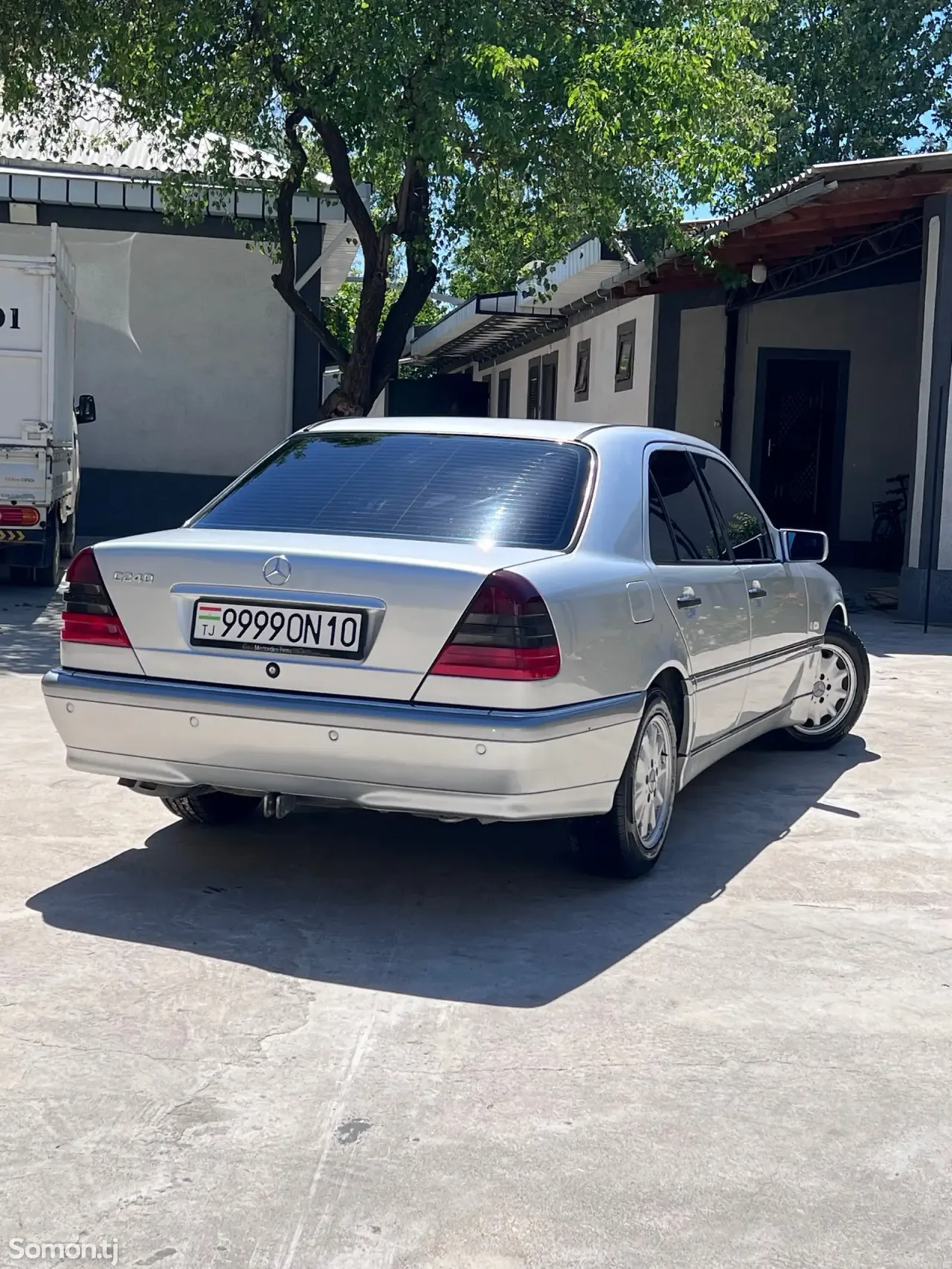 Mercedes-Benz C class 2000 · 2.4 AT
