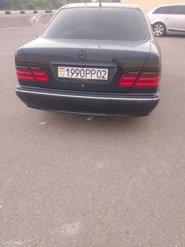 Mercedes-Benz E class 2001 · 2.4 AT