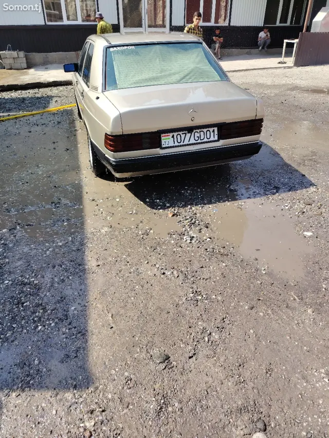 Mercedes-Benz W201 1987 · 1.8 MT