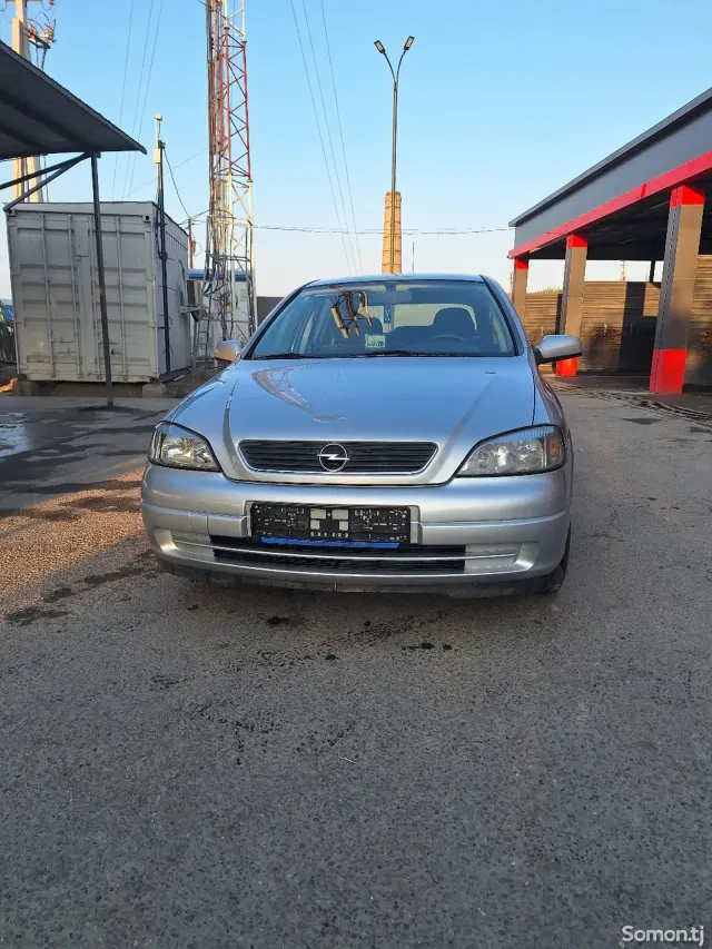 Opel Astra G 1999 · 1.6 MT