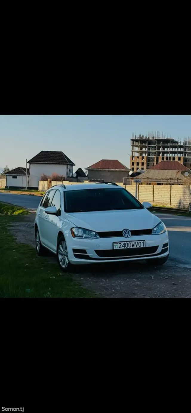Volkswagen Golf 2015 · 1.8 MT