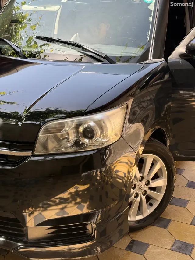 Toyota Rumion 2015 · 1.8 AT
