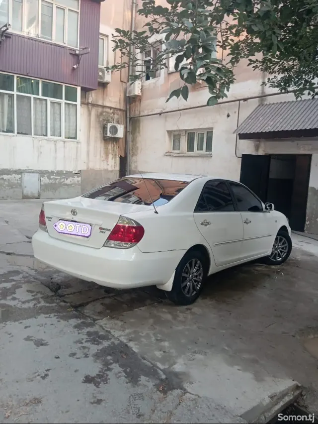 Toyota Camry 2006 · 2.4 AT