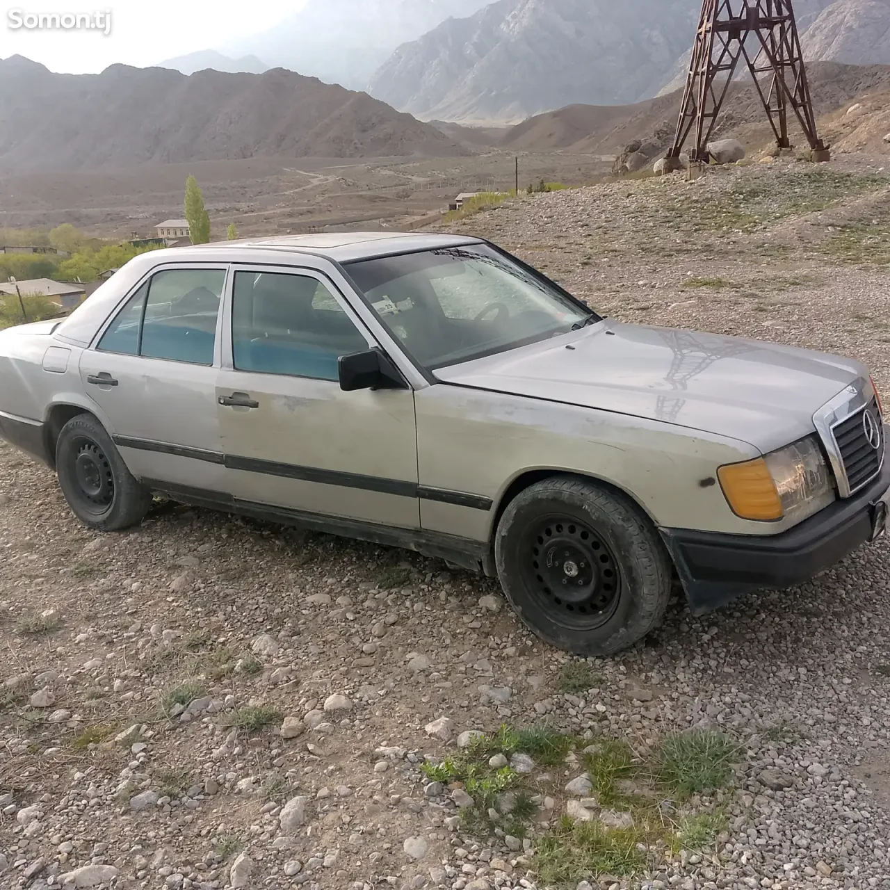 Mercedes-Benz W124 1989 · 1.5 MT