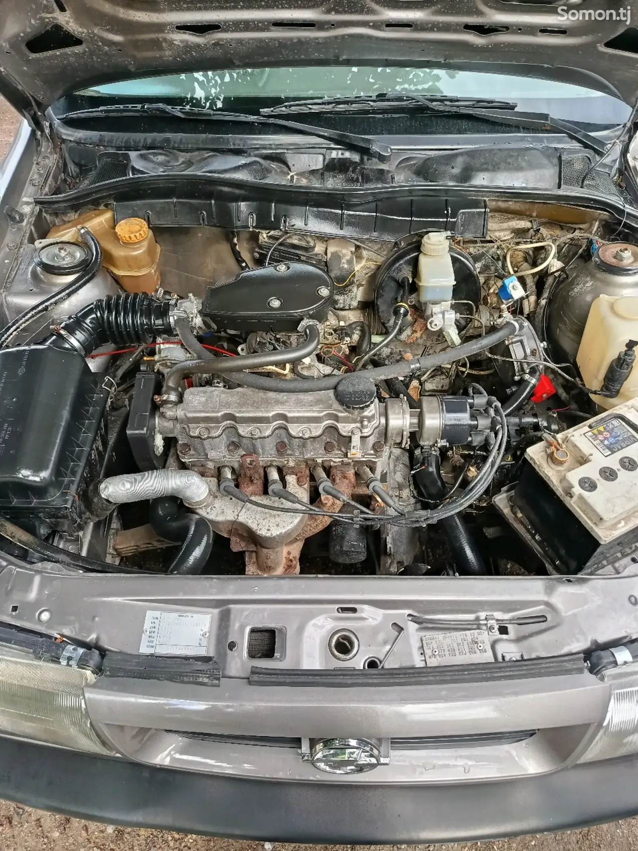 Opel Vectra A 1991 · 1.6 MT