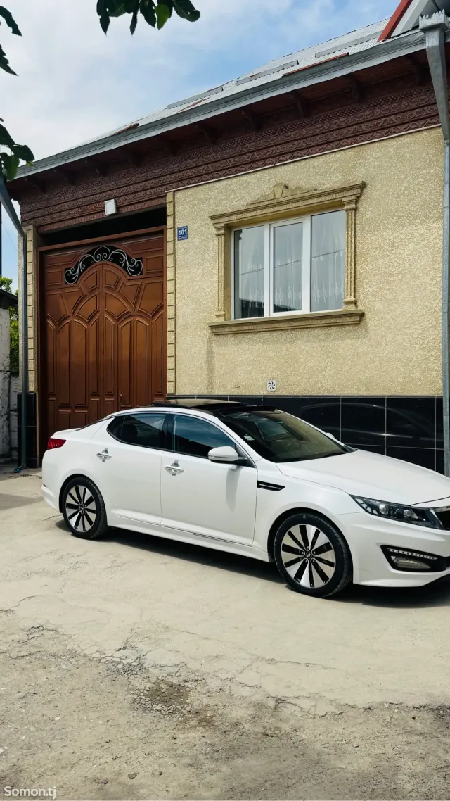 Kia K5 2011 · 2.0 AT