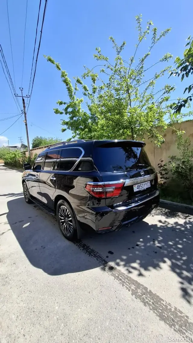 Nissan Armada 2019 · 5.6 AT