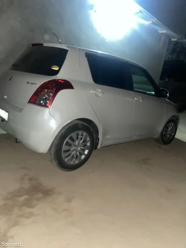Suzuki Swift 2007 · 1.3 AT