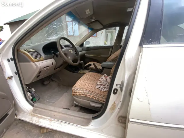 Toyota Camry 2005 · 2.4 AT