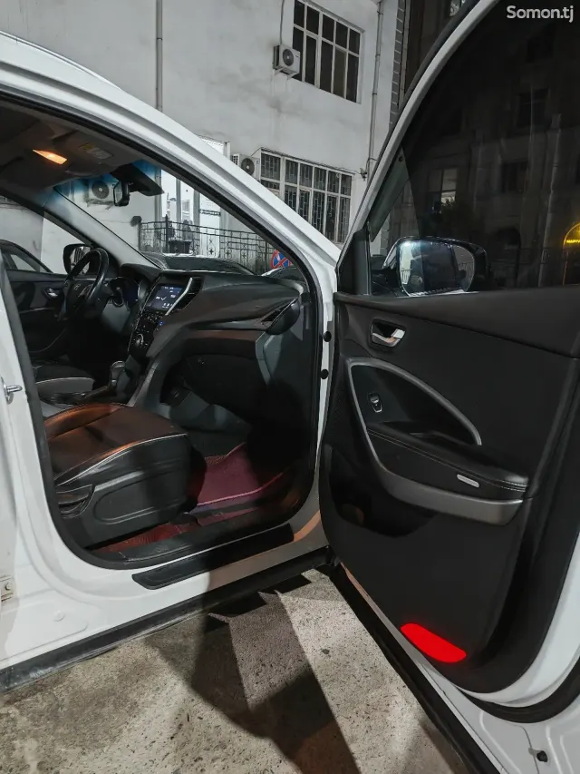 Hyundai Santa Fe 2017 · 2.4 AT