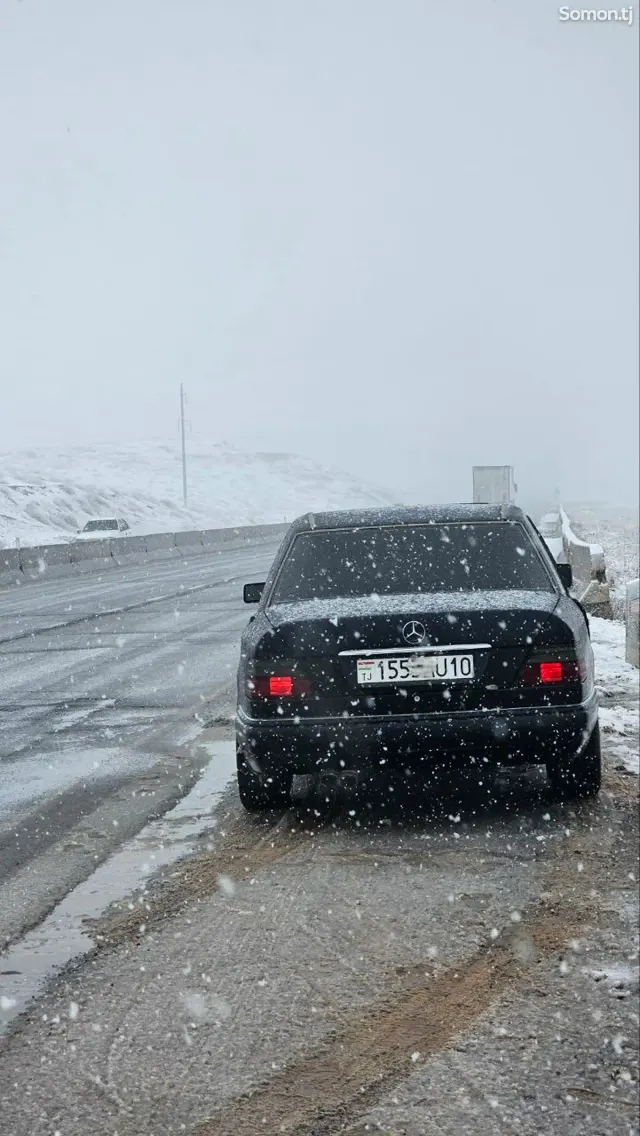 Mercedes-Benz W124 1994 · 2.0 MT
