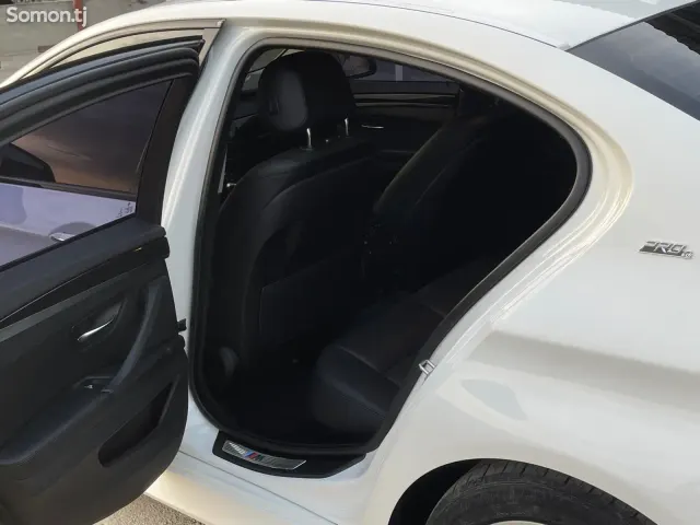 BMW 5 series 2016 · 2.0 AT