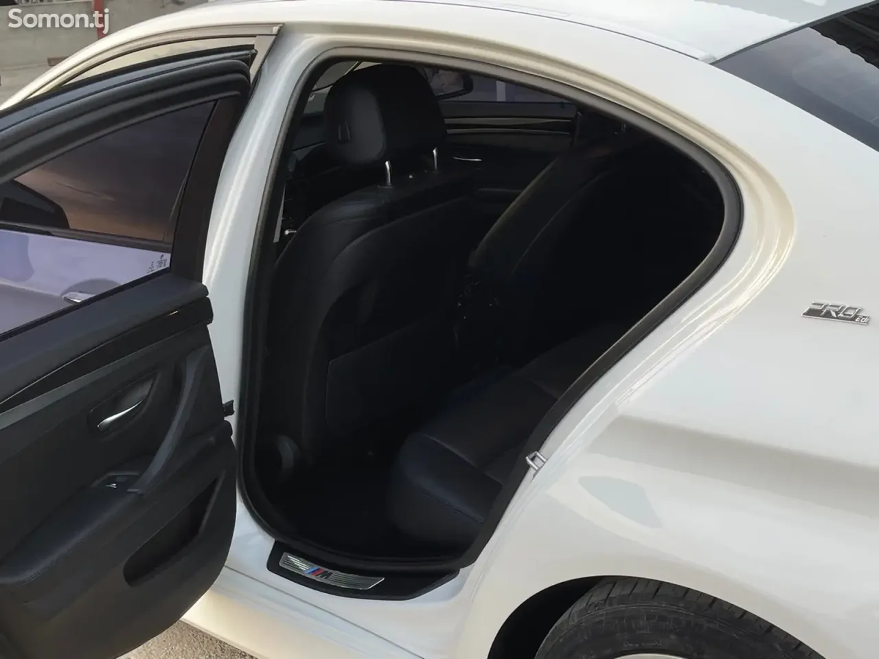 BMW 5 series 2016 · 2.0 AT