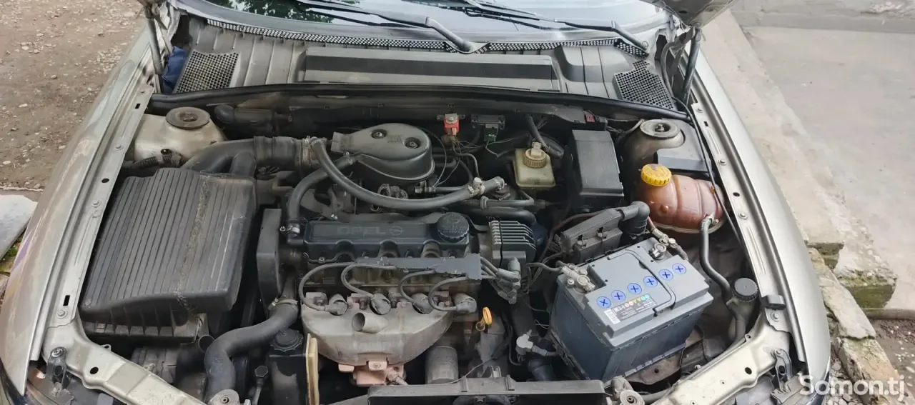 Opel Vectra B 1996 · 1.6 MT