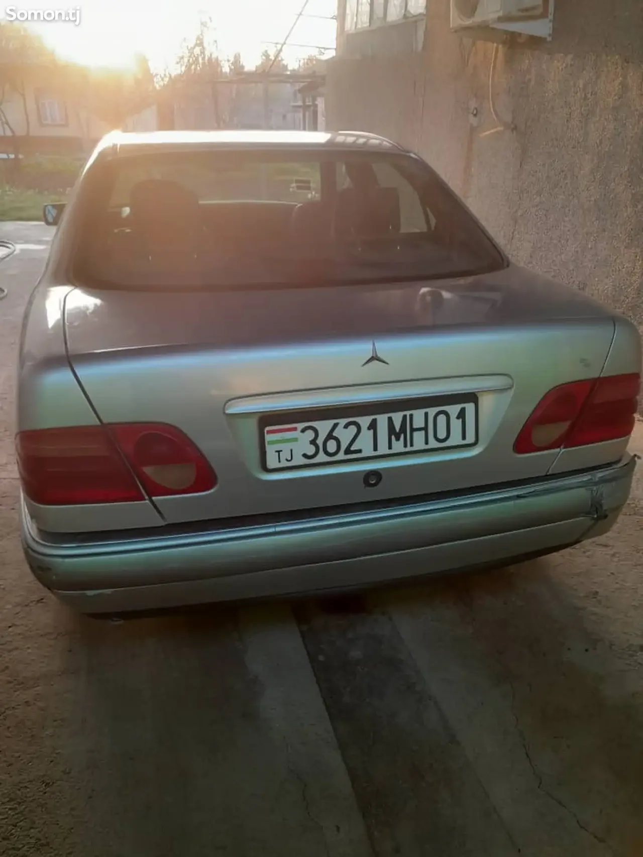 Mercedes-Benz E class 1998 · 2.0 MT