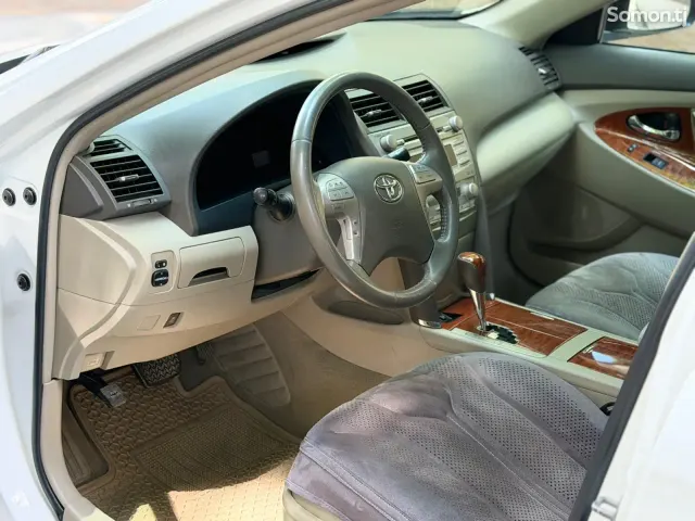 Toyota Camry 2010 · 2.5 AT