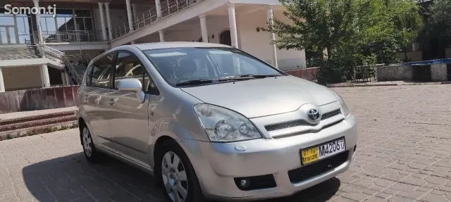 Toyota Verso 2006 · 2.2 MT