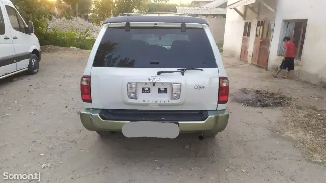 Infiniti QX series 2004 · AT