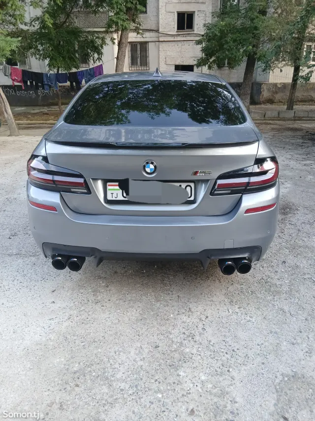 BMW M5 2012 · 2.0 AT