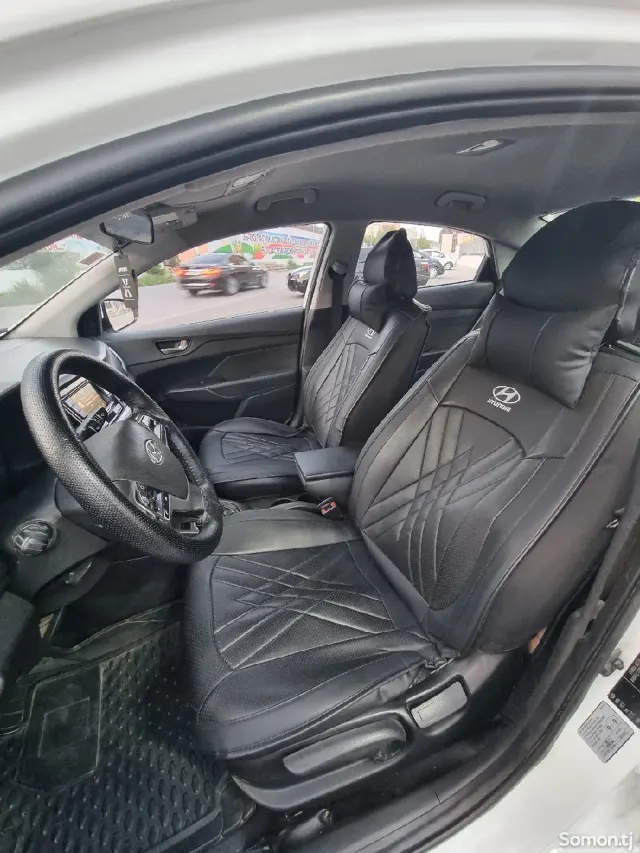 Hyundai Accent 2018 · 1.6 AT