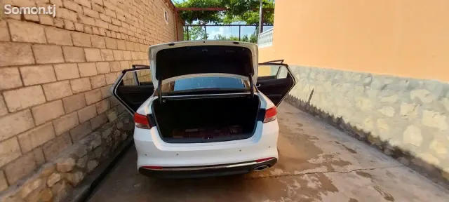 Kia K5 2015 · 2.0 AT