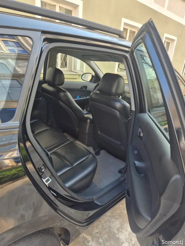 Hyundai Elantra 2011 · 2.0 AT