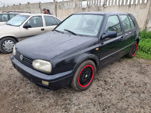 Volkswagen Golf 1997 · 1.4 MT