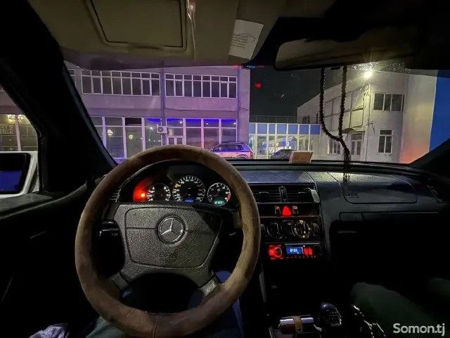 Mercedes-Benz C class 1997 · 2.2 MT