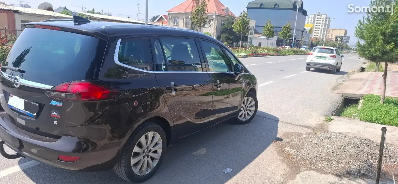 Opel Zafira 2016 · 1.4 MT