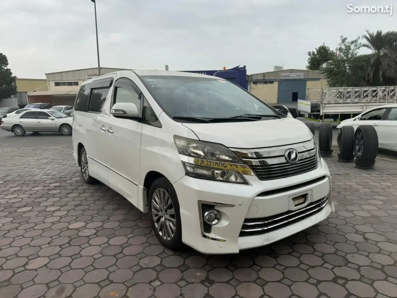Toyota Vellfire 2014 · 2.4 AT