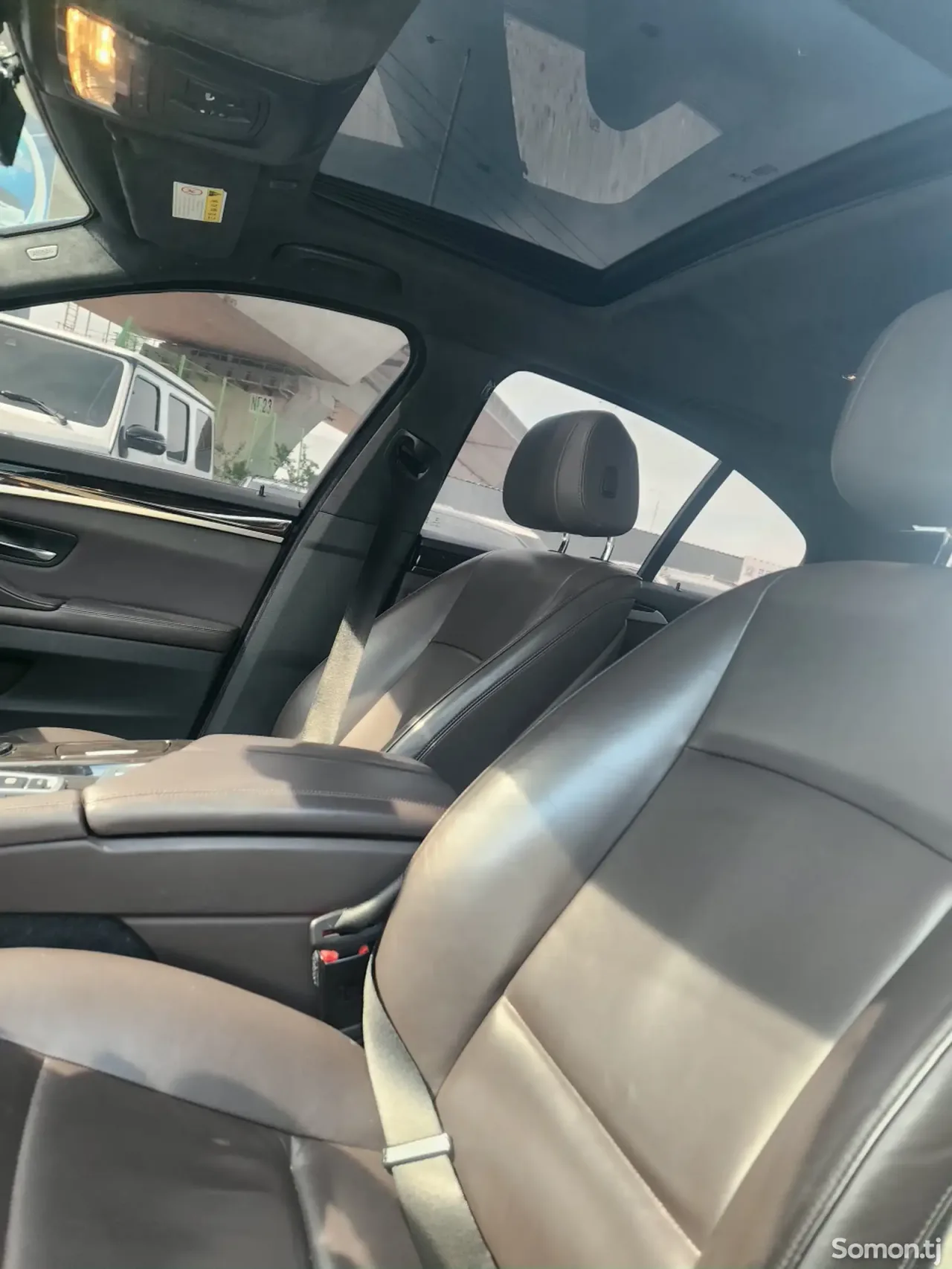 BMW 3 series 2016 · 2.0 AT
