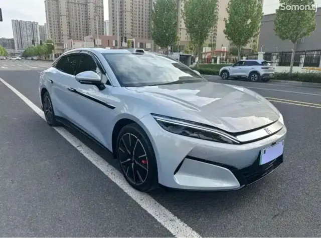 BYD Han 2026 · AT