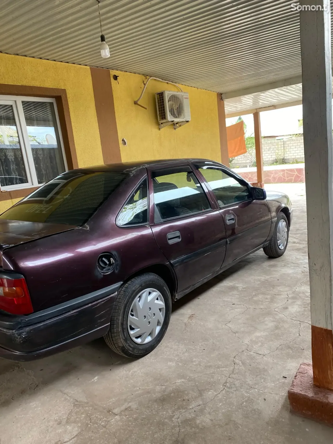 Opel Vectra A 1994 · 1.6 MT