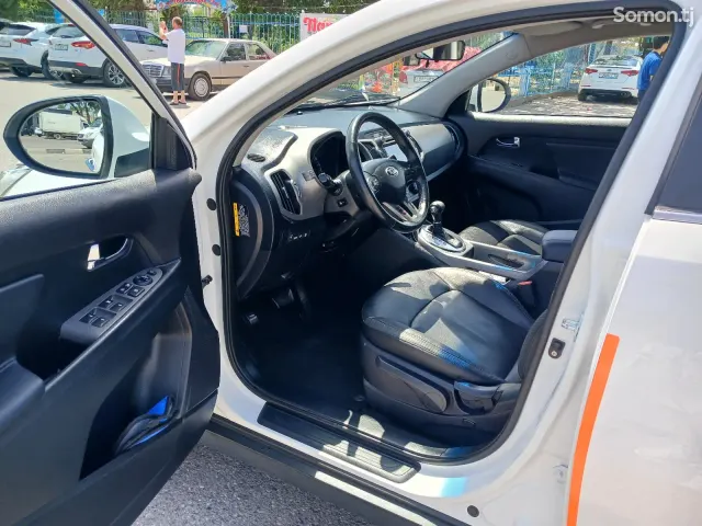 Kia Sportage 2015 · 2.0 AT