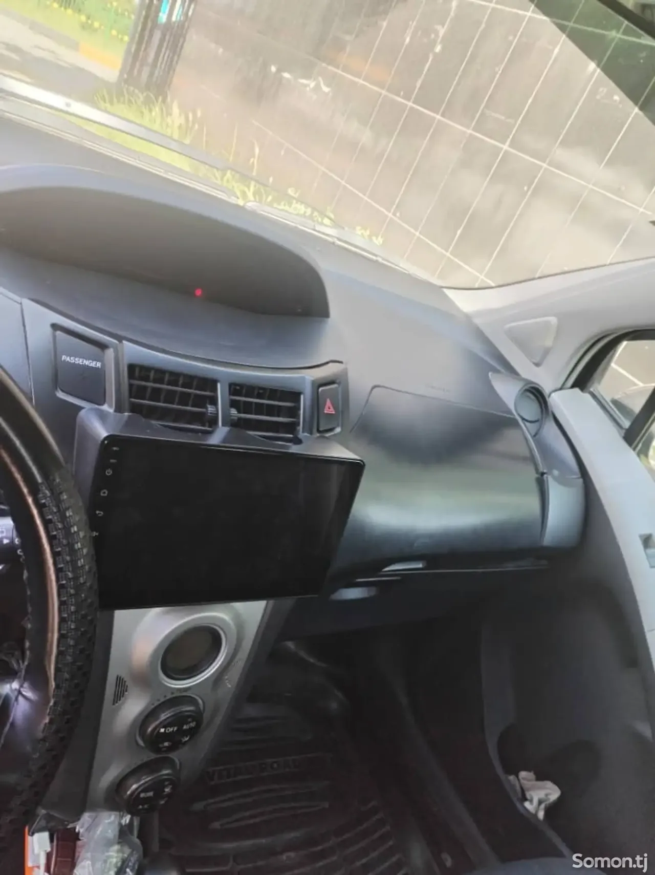 Toyota Vitz 2009 · 1.5 AT